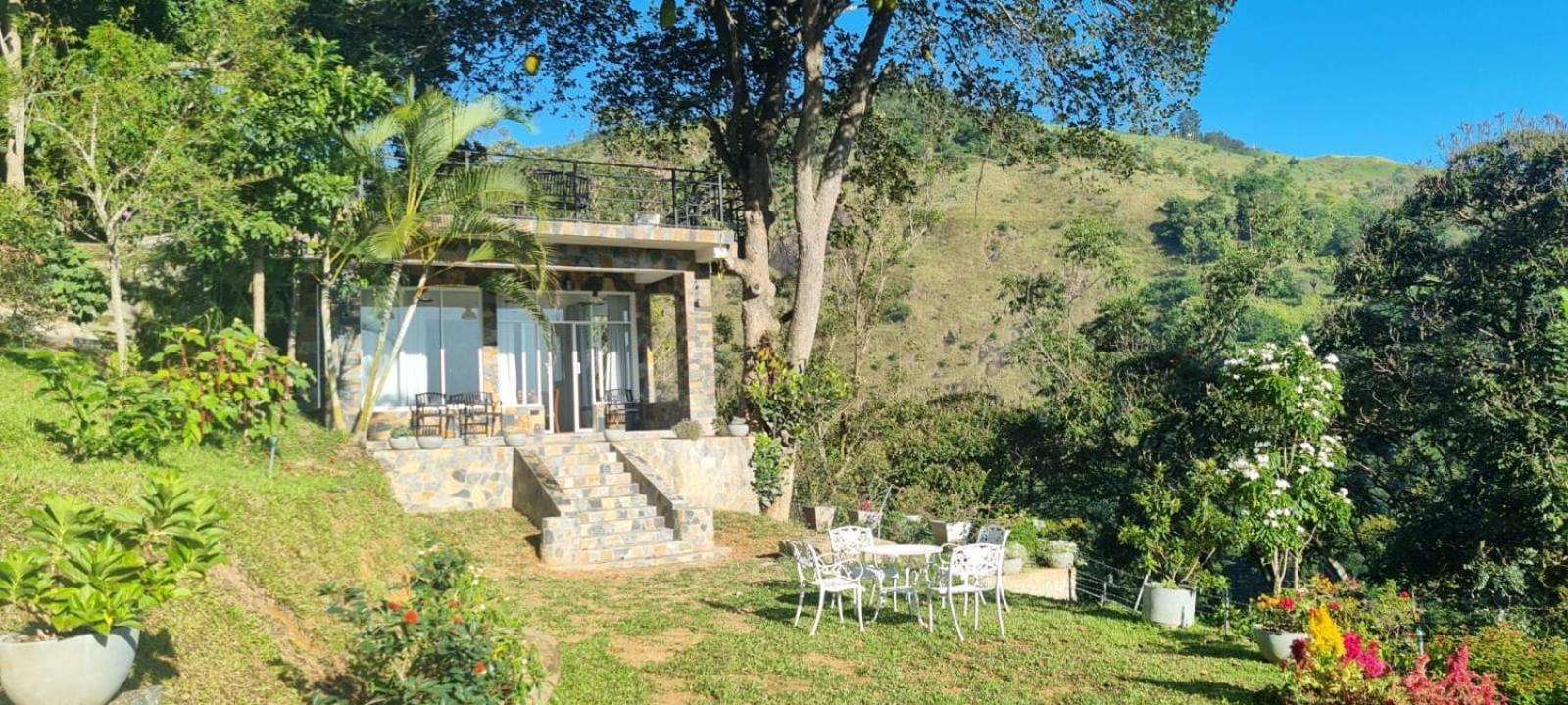 אלה Sithara Estate Bungalow מראה חיצוני תמונה
