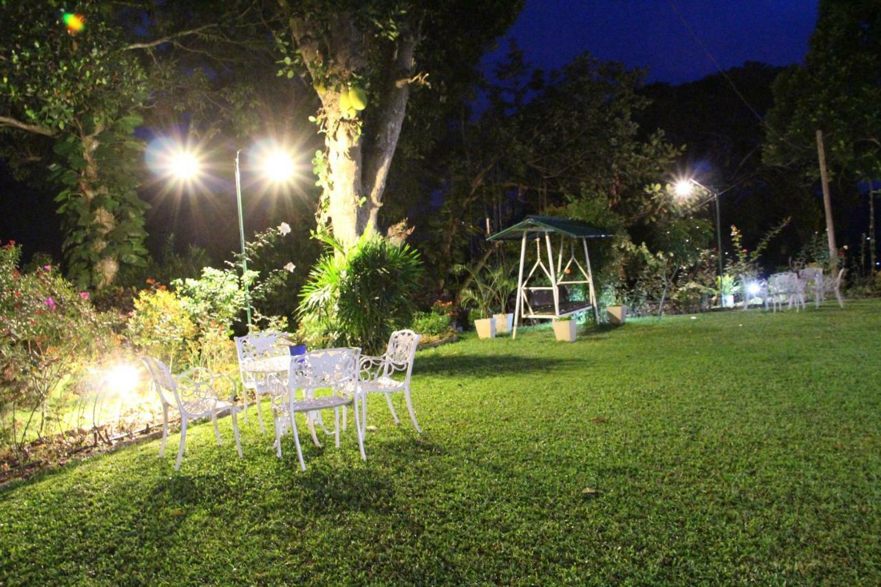 אלה Sithara Estate Bungalow מראה חיצוני תמונה